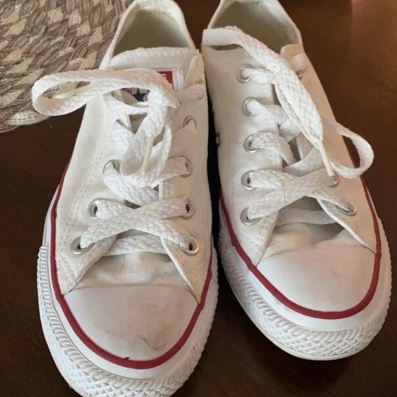 Low top white converse - Picture 1 of 5